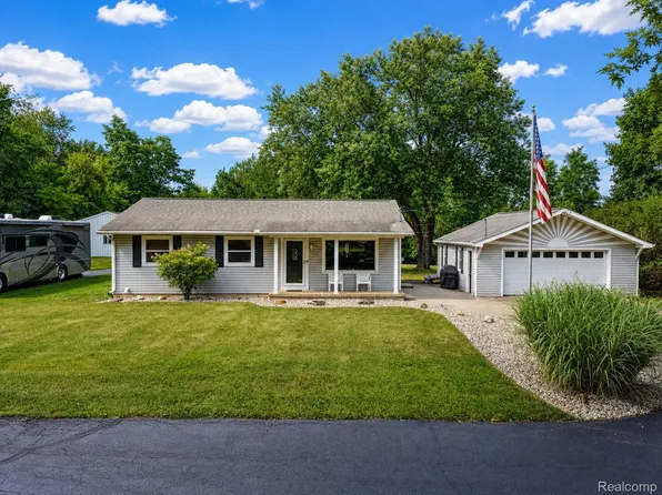 5179 Baldwin Rd, Holly, MI 48442
