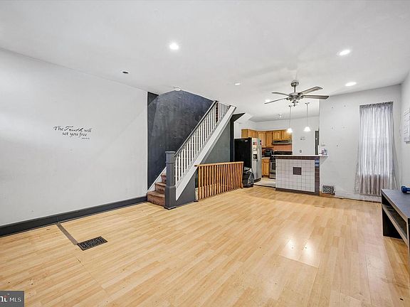 5th image of 230 N Horton St