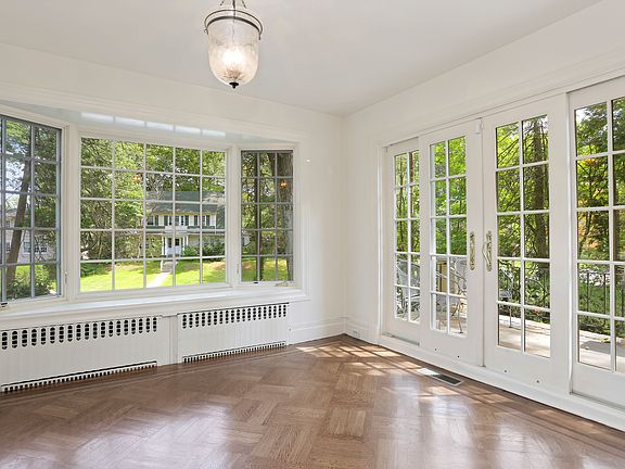 56 Pell Pl New Rochelle NY-print-008-017-004-4200x2800-300dpi.jpg