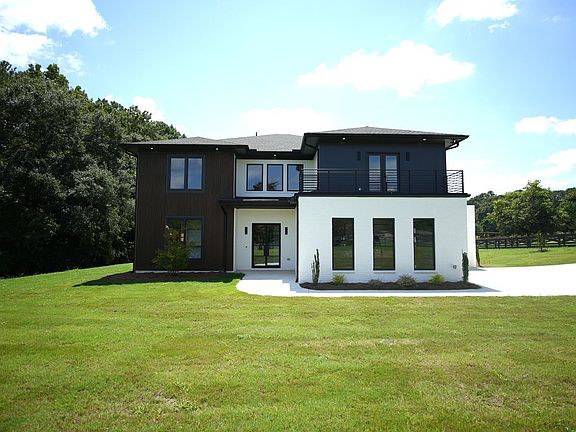 2nd image of 3295 Kelly Glen Ct