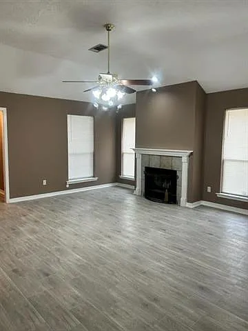 3 bed, 2.0 bath, 1800 sqft, $1,900 — Photo 4