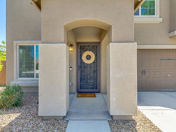 3rd image of 2261 E Flintlock Dr