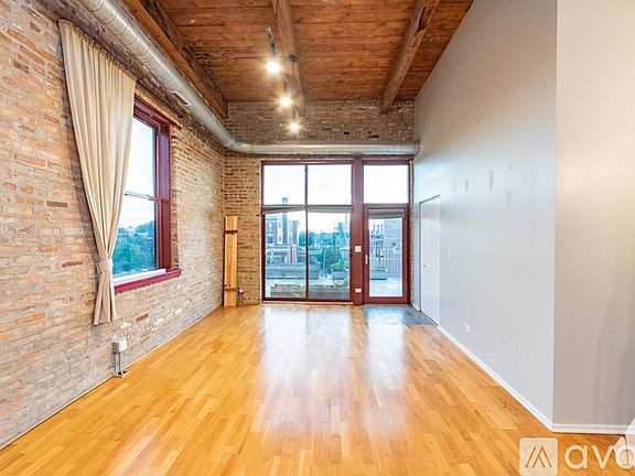 4th image of 1061 W 16th St #411T