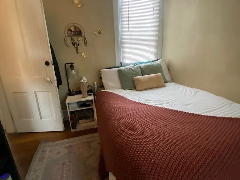 230 S Dodge St — Photo 13