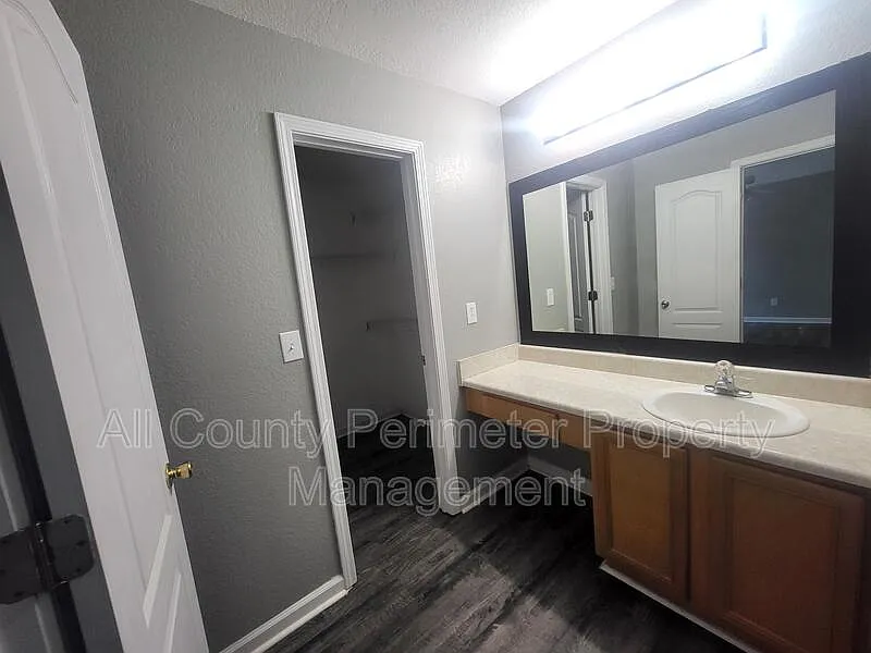 3 bed, 2.5 bath, 1257 sqft, $1,445 — Photo 4