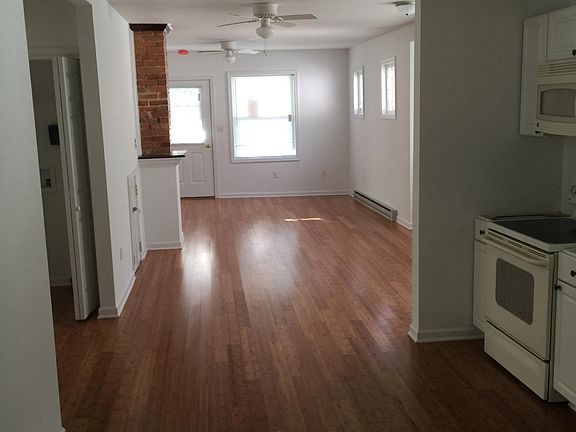 3rd image of 711 Peachblossom Ave