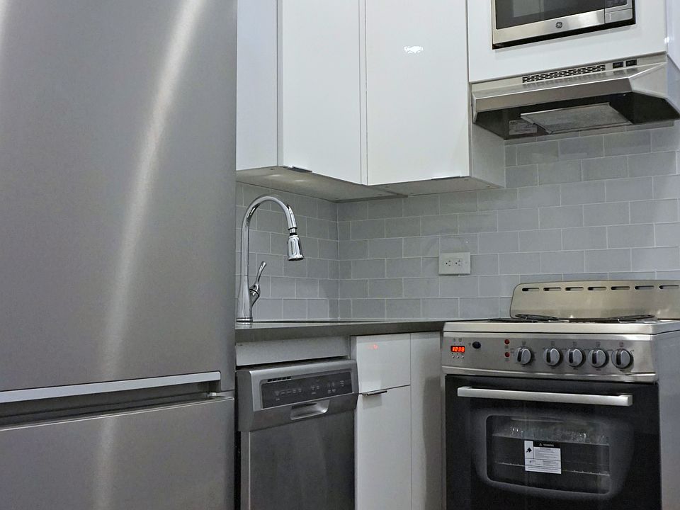 1st image of 325 W 100th St #B/c