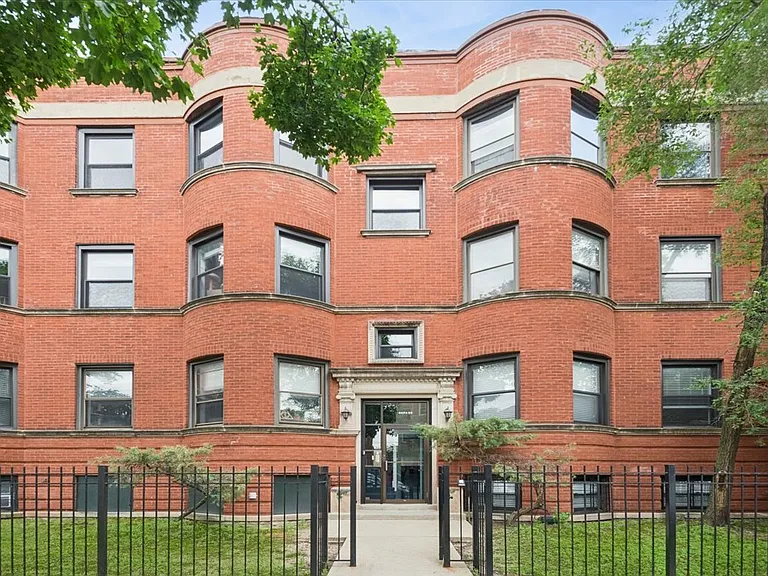 4453 N Dover St #G — Photo 1