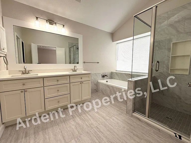 Luxurious ensuite bathroom