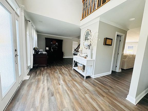 5th image of 1732 Brookwood Dr NE