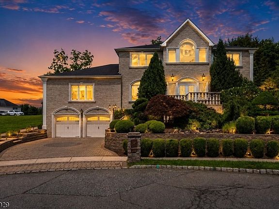 2nd image of 12 Byron Ct