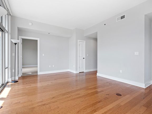 5th image of 140 W Franklin St Unit 307