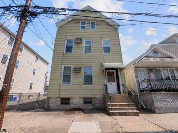 71 Kossuth St, Newark City, NJ 07105