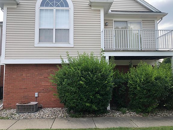 2nd image of 52331 Heatherstone Ave