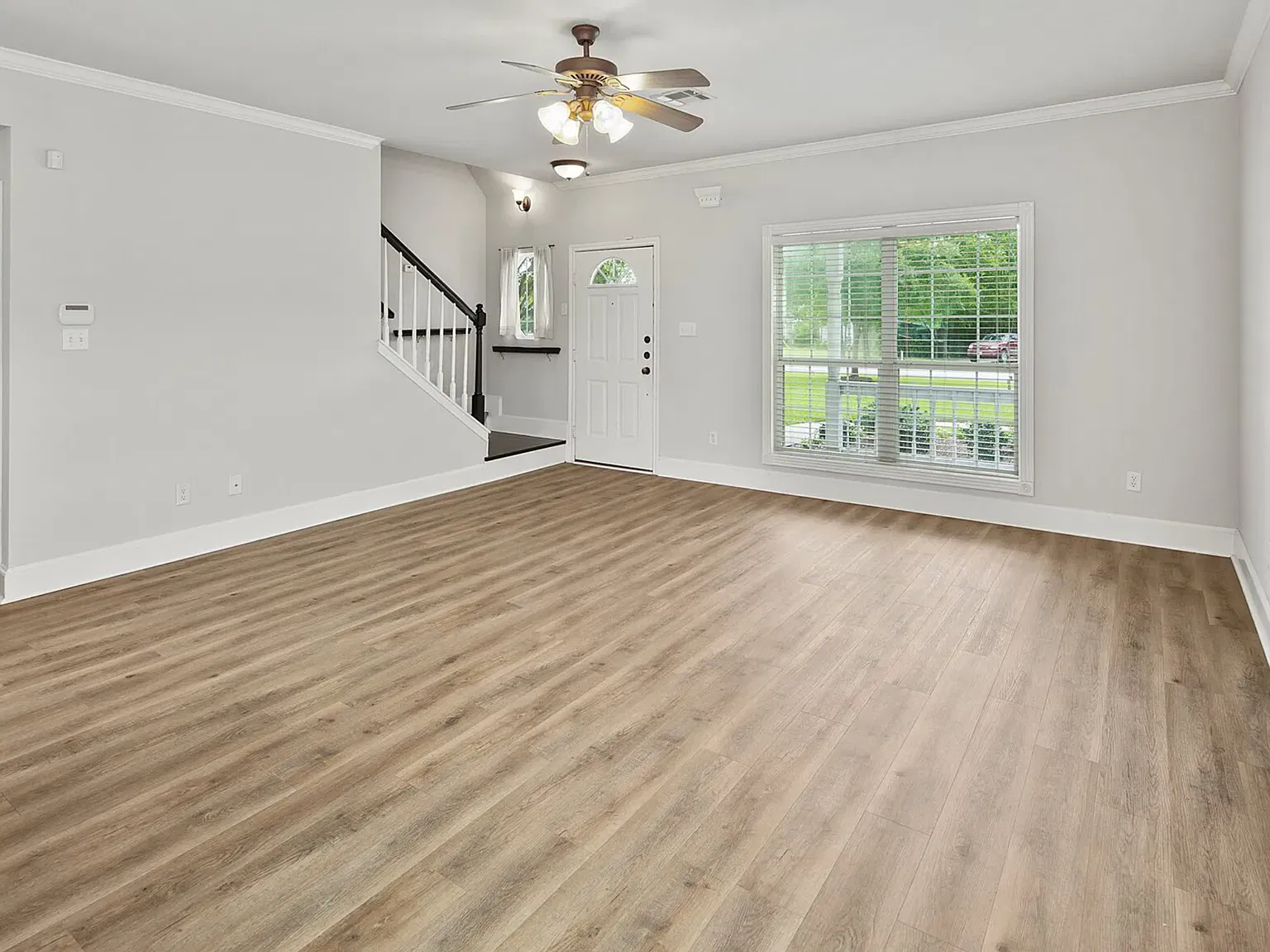 4 bed, 2.0 bath, $3,300 — Photo 3