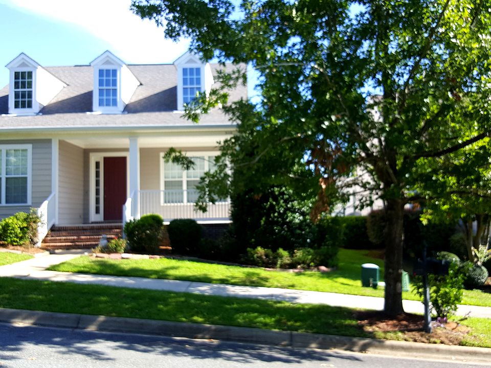 1st image of 2116 Fernleigh Dr