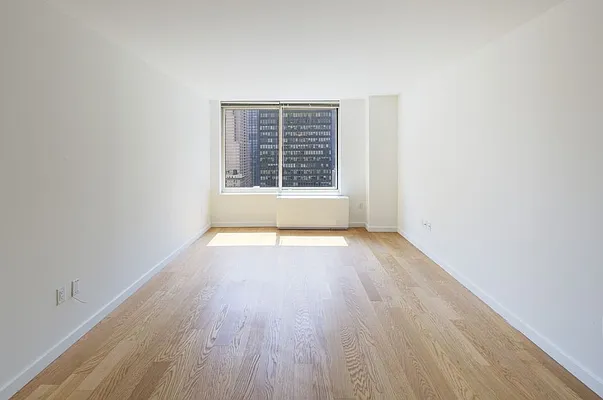 Rented by The Moinian Group | media 21