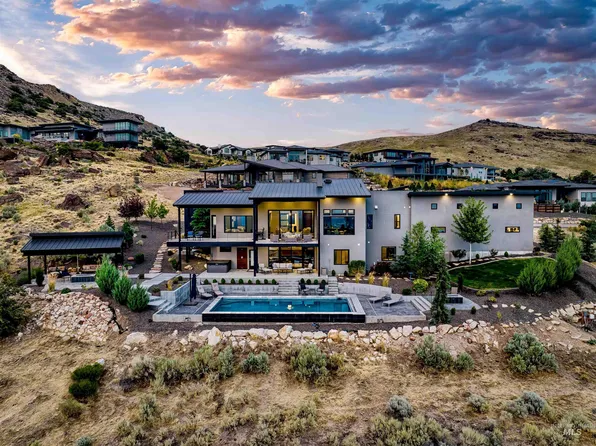 3246 E Windsong Dr, Boise, ID 83712