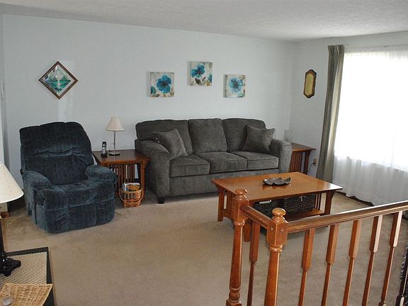 3rd image of 130 Meadow Hill Dr