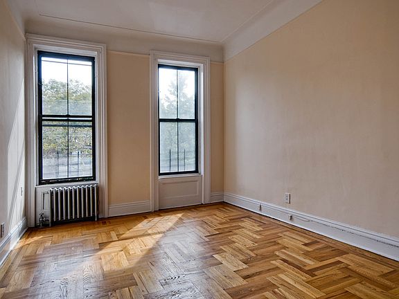 4th image of 44 Henry St APT 1