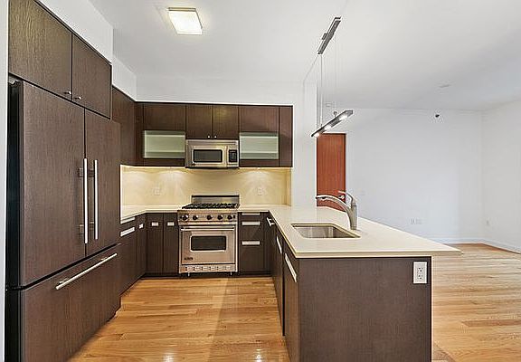 3rd image of 454 W 54th St APT 5F