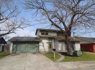 1218 Birchbrook St, Grand Prairie, TX 75052