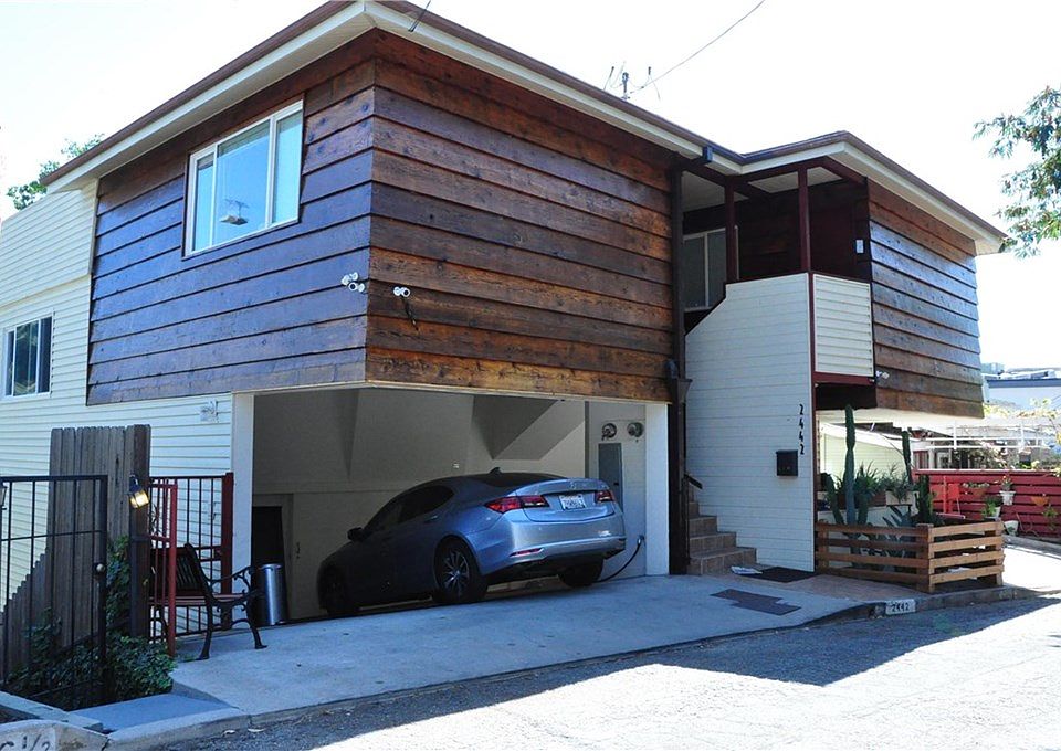 1st image of 2442 N Gower St