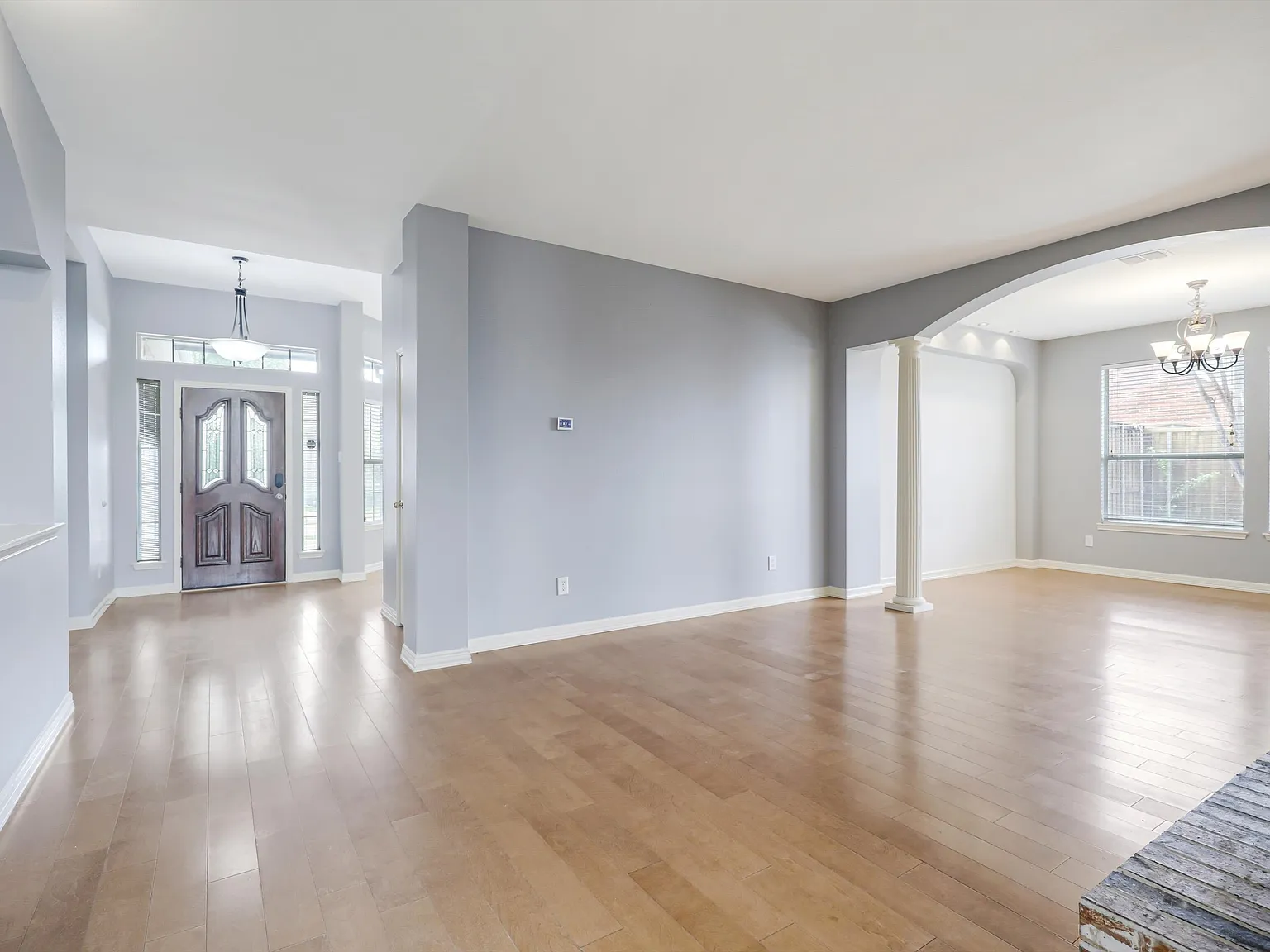 4 bed, 3009 sqft, $3,700 — Photo 2