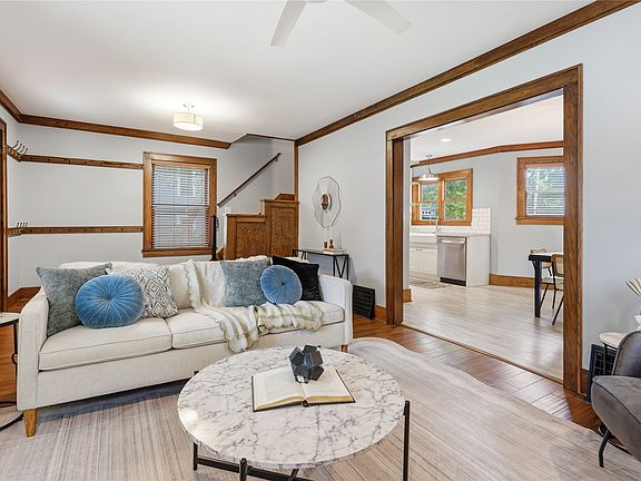 2nd image of 1528 32nd St