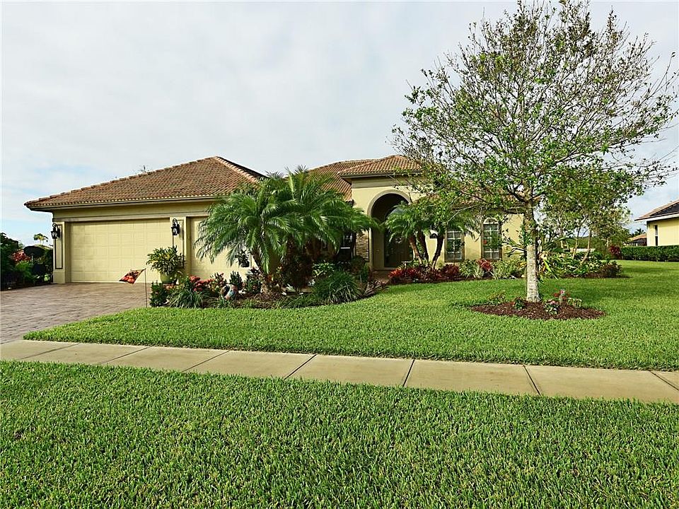 1st image of 575 Caroline Dr