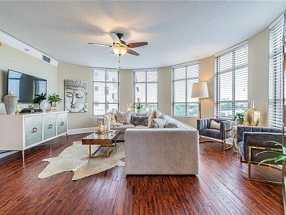 2nd image of 275 Bayshore Blvd Unit 604
