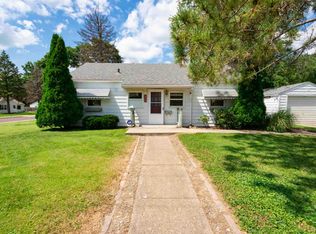2905 N Golf Dr, Peoria, IL