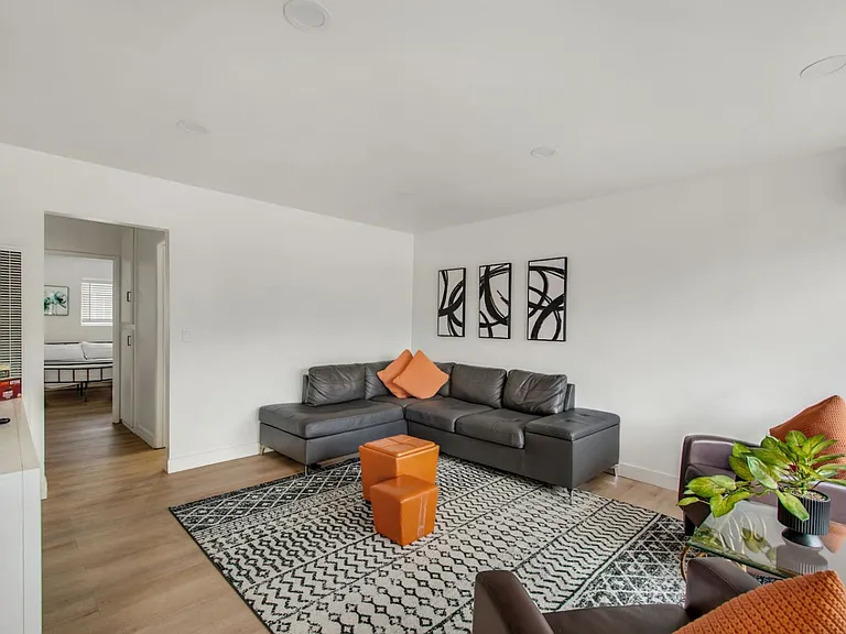 3720 S Marine St #4 — Photo 12