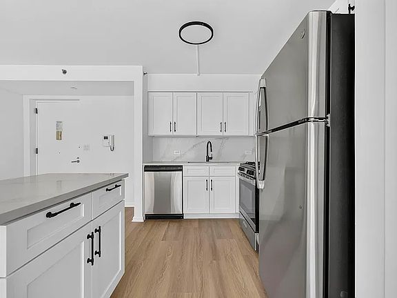 4th image of 218 Myrtle Ave APT 5I