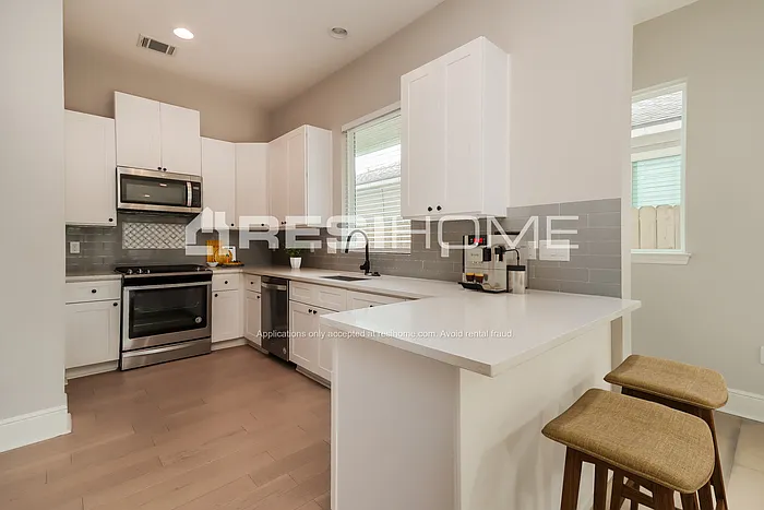 4908 Hardy St — Photo 2