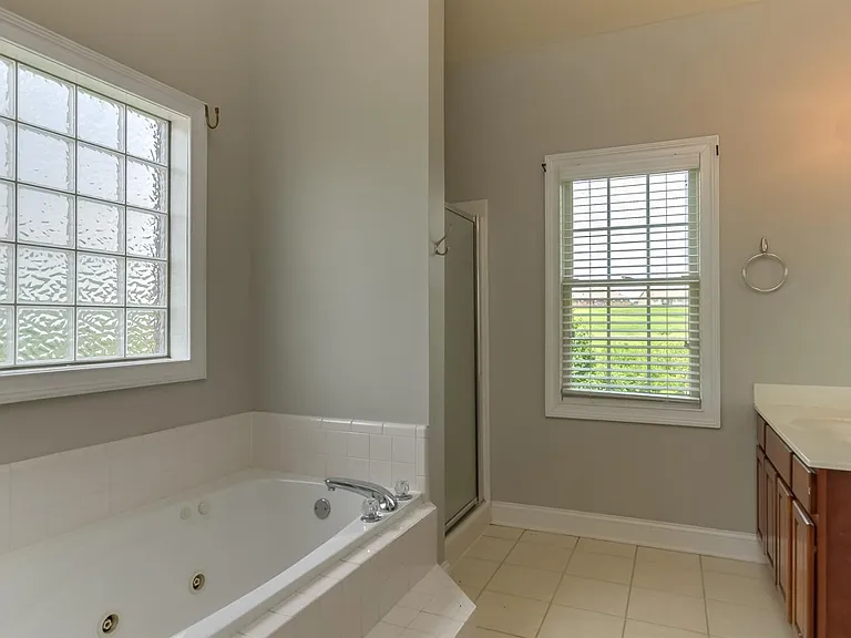 3036 Woodfield Cir — Photo 9