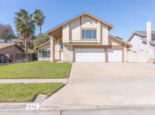 974 Nottingham Dr, Corona, CA