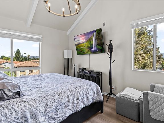 4th image of 20253 Keswick St APT 323