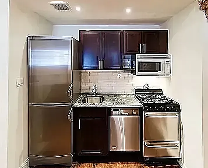 244 E 78th St #1C — Photo 2
