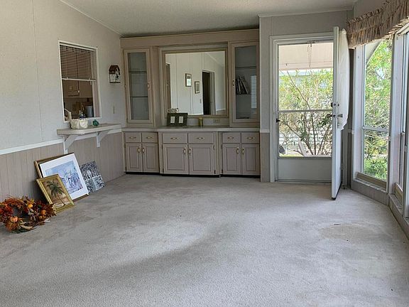 3rd image of 450 Dolphin Cir