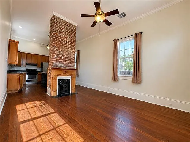 727 Dufossat St — Photo 3