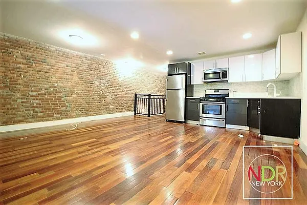Rented by Next Door Realty NYC | media 9