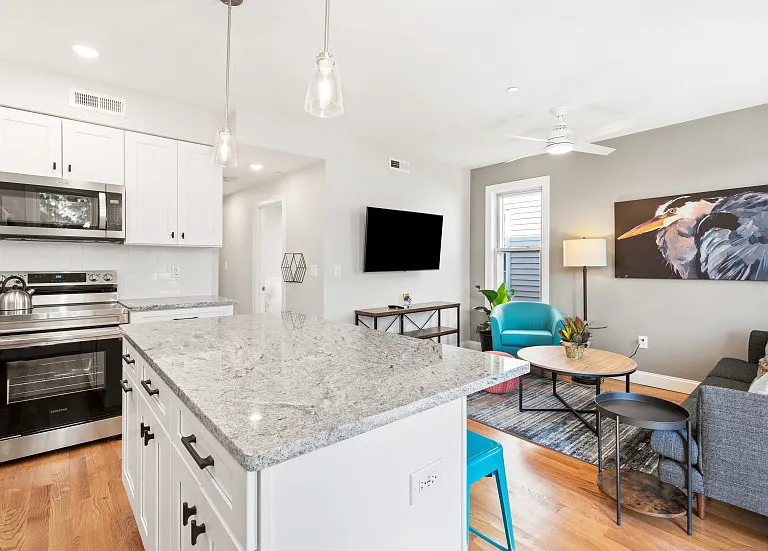 821 Saratoga St #4 — Photo 10