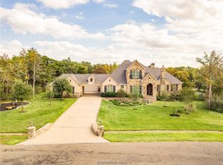 5365 Majestic Oak Ct, College Station, TX 77845