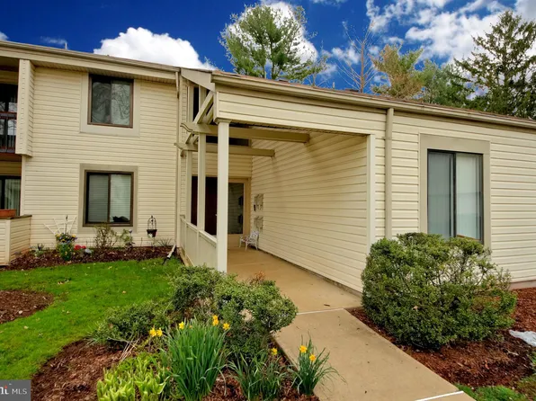 S10 Avon Dr, East Windsor, NJ 08520