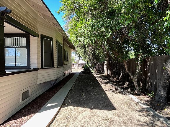 2nd image of 2226 Arrants St