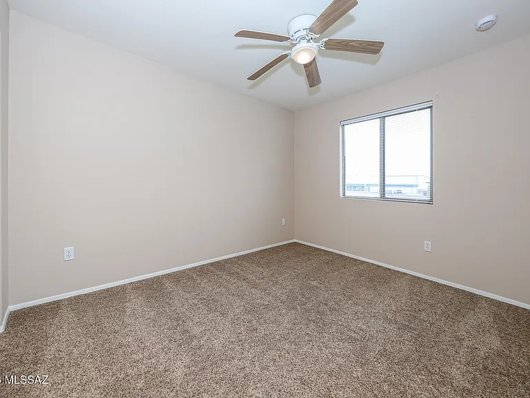 2416 W Chris Oliver Way — Photo 20