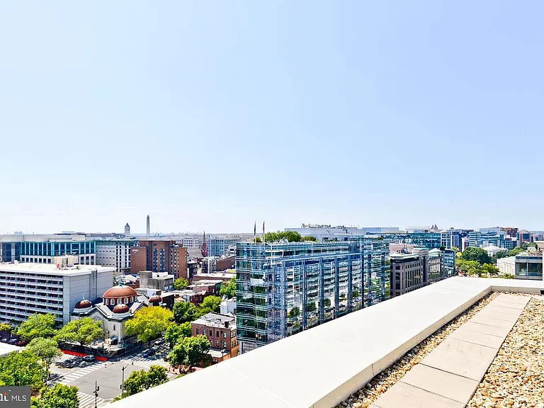 555 Massachusetts Ave NW #313 — Photo 40