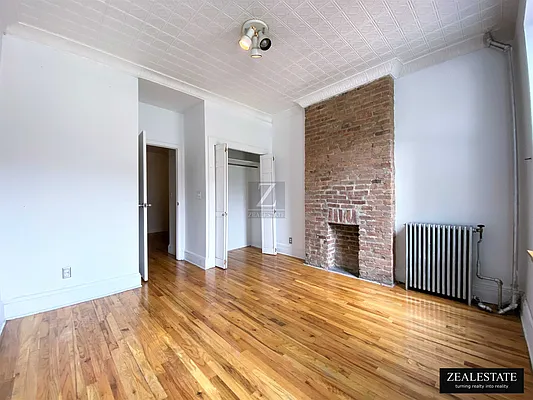 Rented by ZealEstate Group Inc | media 38