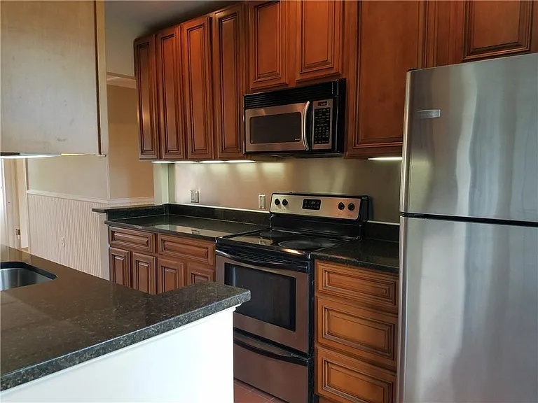 3 Bay View Ave #6 — Photo 16